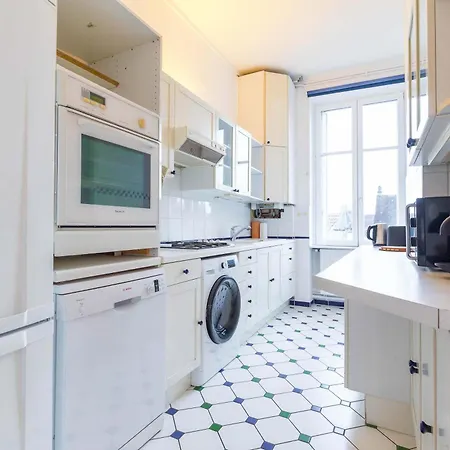 Les Halles Gourmandes Apartment